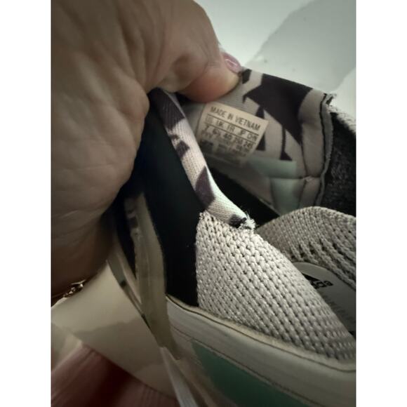 Adidas Women's Sz 7 Ultraboost 20 Primeblue Running Shoe FV8323 Dash Grey Mint - Picture 7 of 7